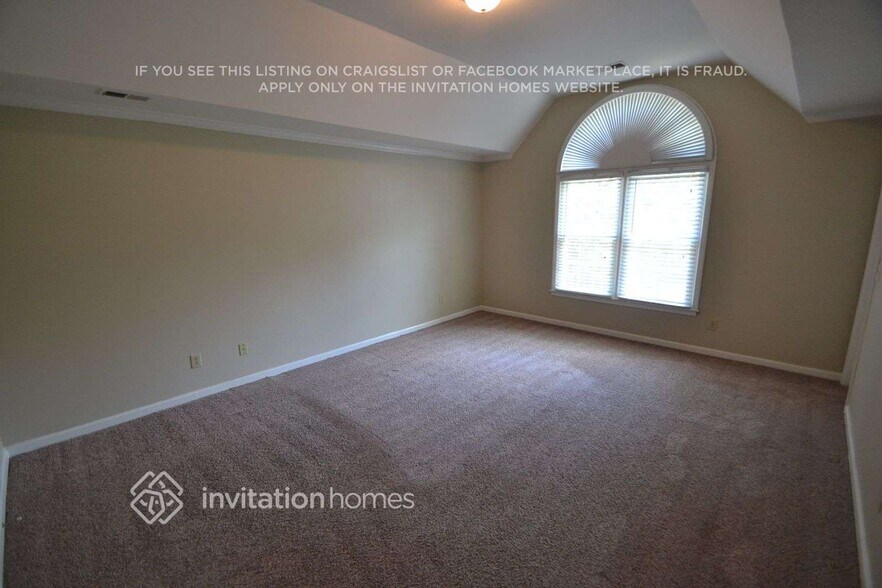 Building Photo - 613 Dahlia Way