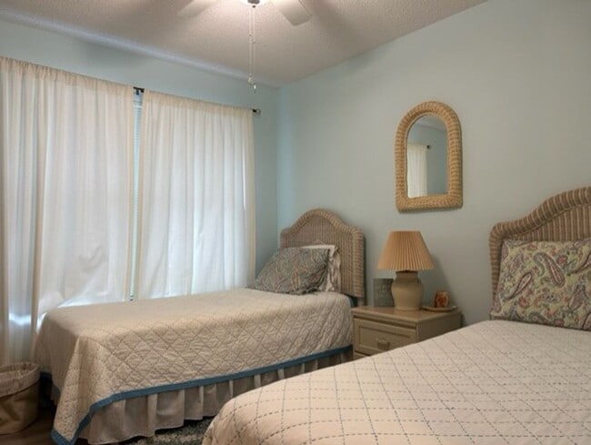 Building Photo - Treetop Villa 7104