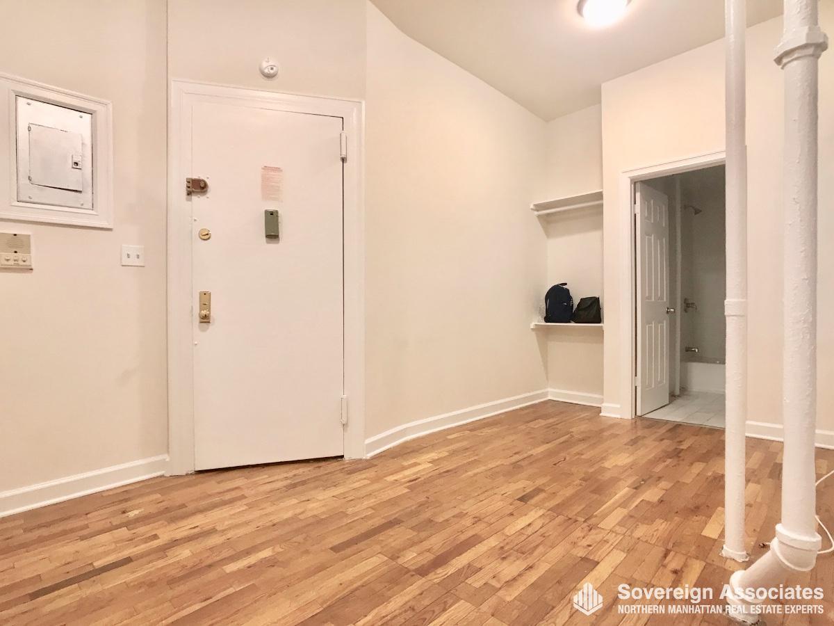 Building Photo - 539 W 49th St