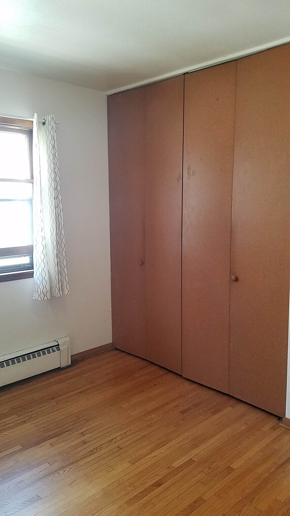 Building Photo - 1022 Arkwright St N