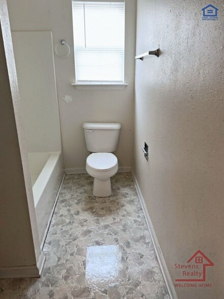 Building Photo - 3947 Webb Oaks Ct