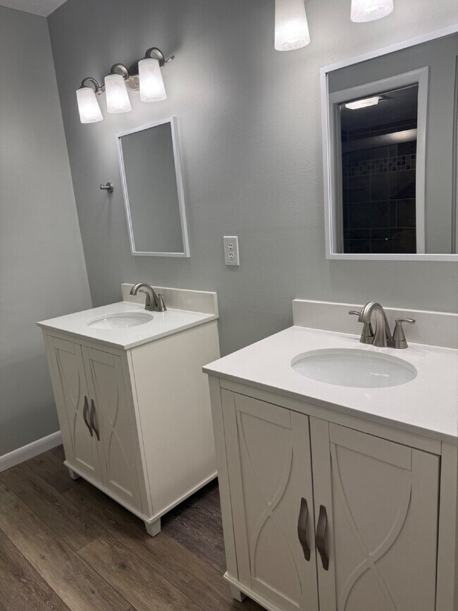 Building Photo - 2-Bed, 2-Bath Condo, The Greens/Waynesville NC