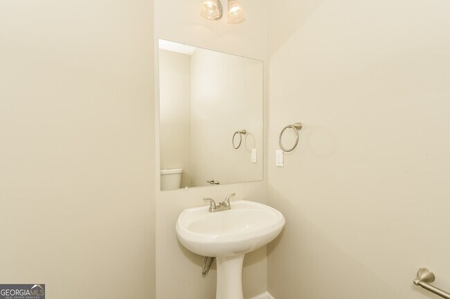 Building Photo - 4107 Robin Cir
