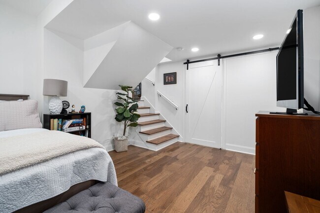 Building Photo - Home for rent in Homewood