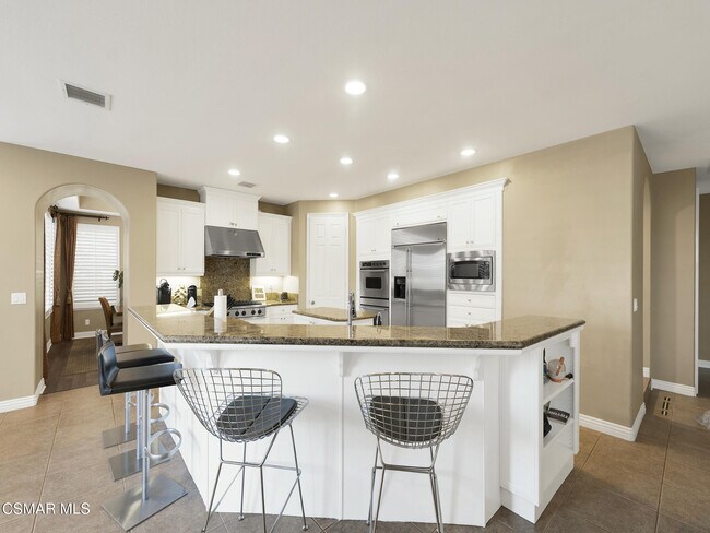 Building Photo - 3302 Woodley Ave