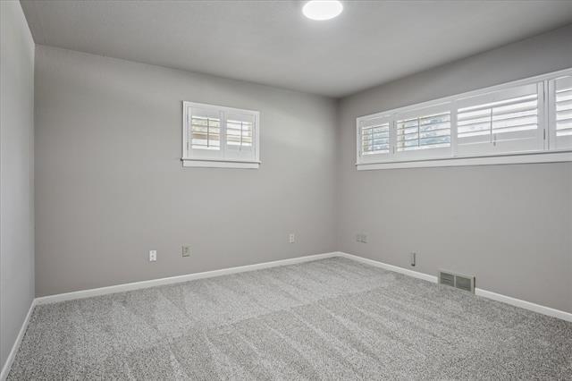 Building Photo - 6441 Linden Ln