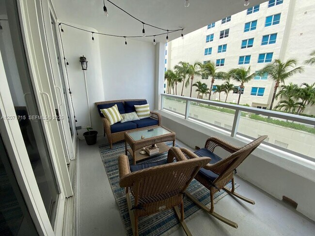 Building Photo - 5005 Collins Ave
