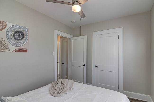 Building Photo - Adorable Duplex Off N Josephine Boyd - Ful...
