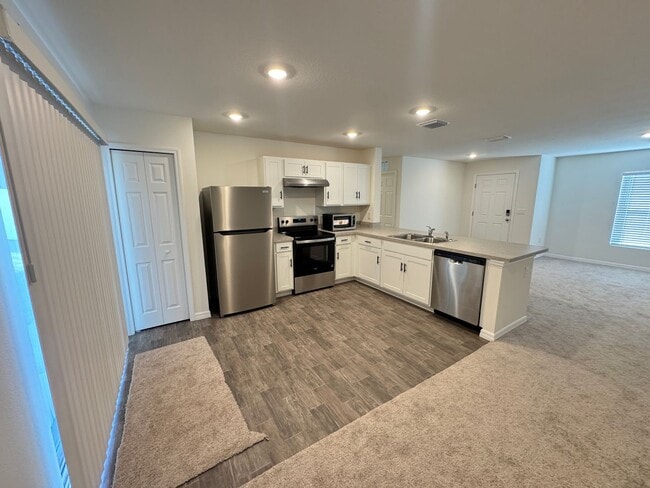 Building Photo - $300 Off a month of rent!!! BRAND NEW! You'll be the first to live in this NEWLY BUILT home! PROM...