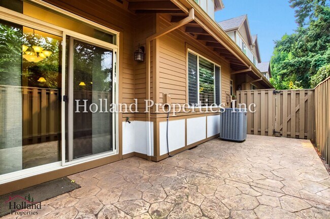 Building Photo - 4949 SW 141st Ave