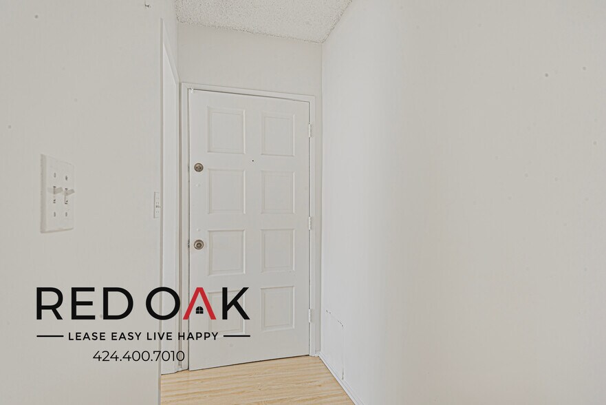 Building Photo - 2065 Rodney Dr