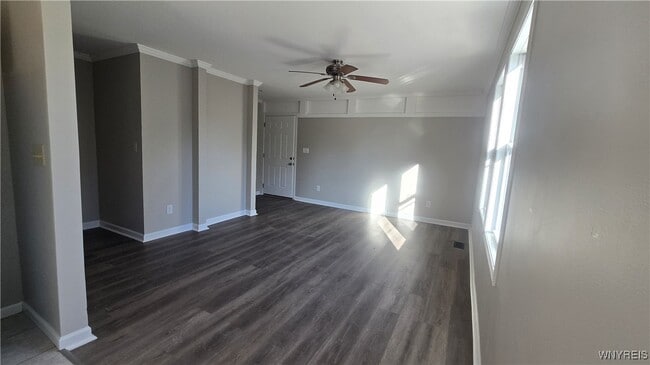 Building Photo - 5422 Transit Rd