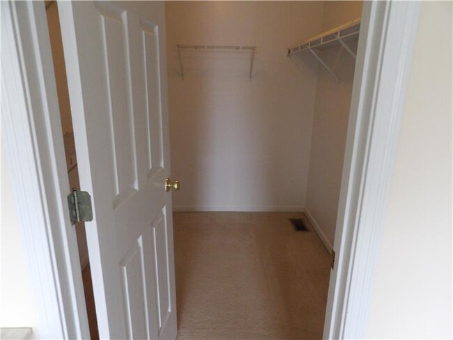 Building Photo - 10201 Hartwood Ct