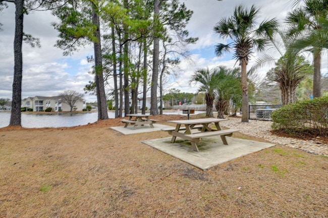 Building Photo - 140 Spanish Oak Dr