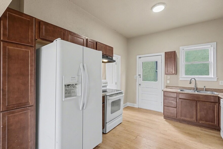 Building Photo - 3602 1/2 W Colorado Ave