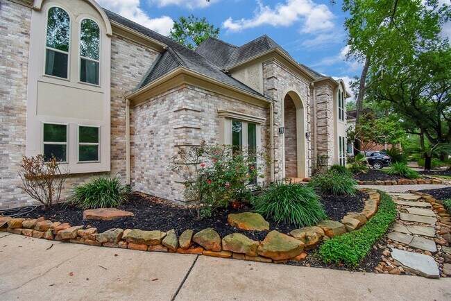 Building Photo - 807 Herdsman Dr
