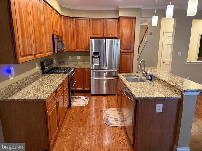 Building Photo - 615 Strandhill Ct