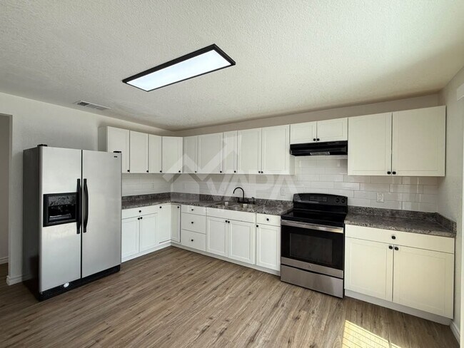 Building Photo - 817 Meadow Peak