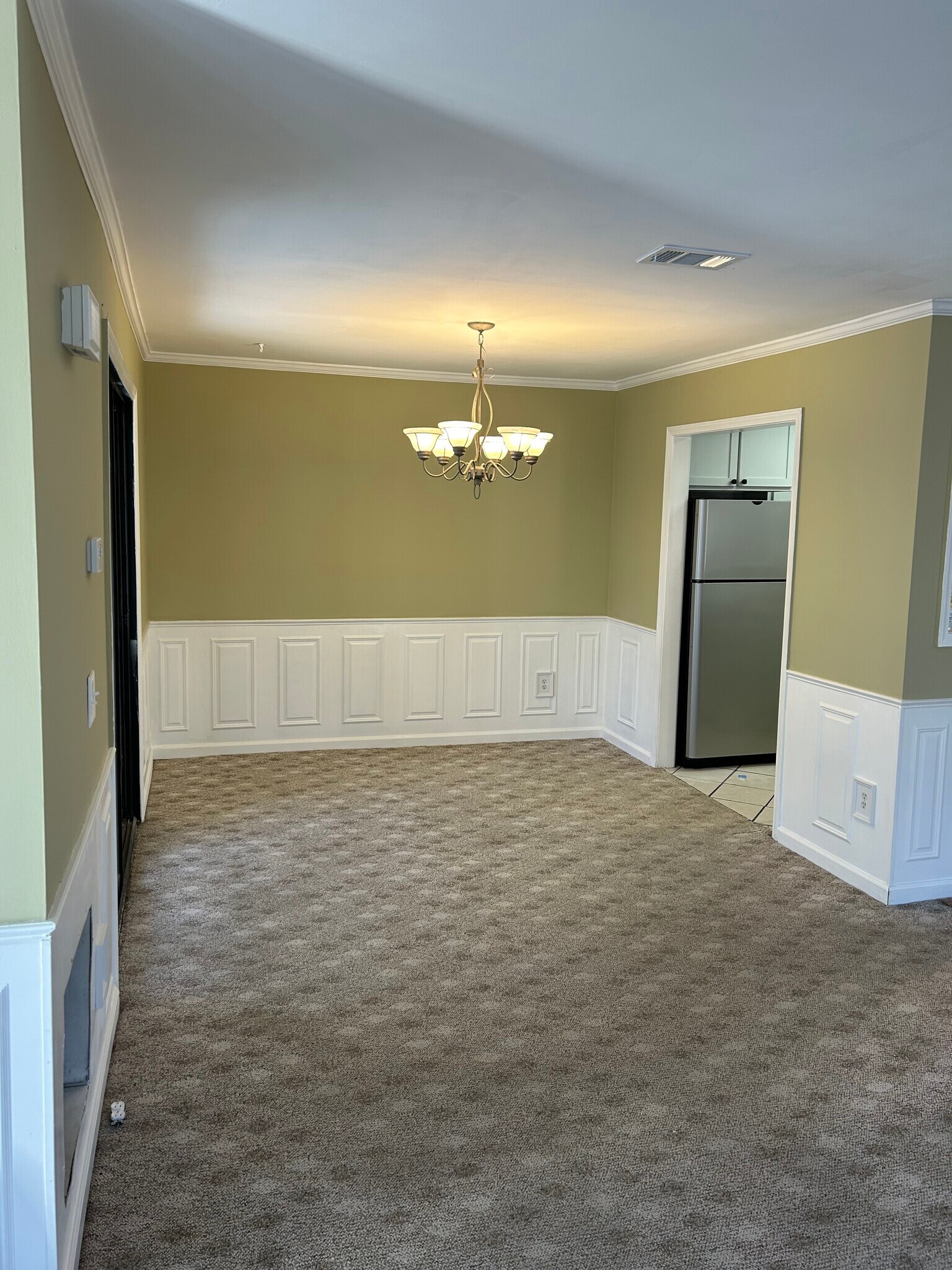 Building Photo - 102 Bainbridge Dr