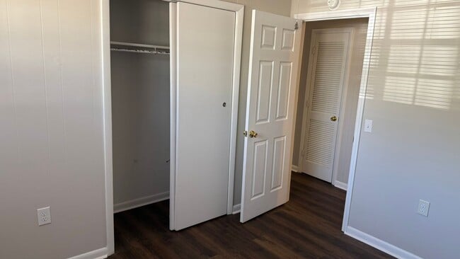 Building Photo - WINTER MOVE-IN SPECIAL: $500 OFF 1st MONTH'S RENT!**