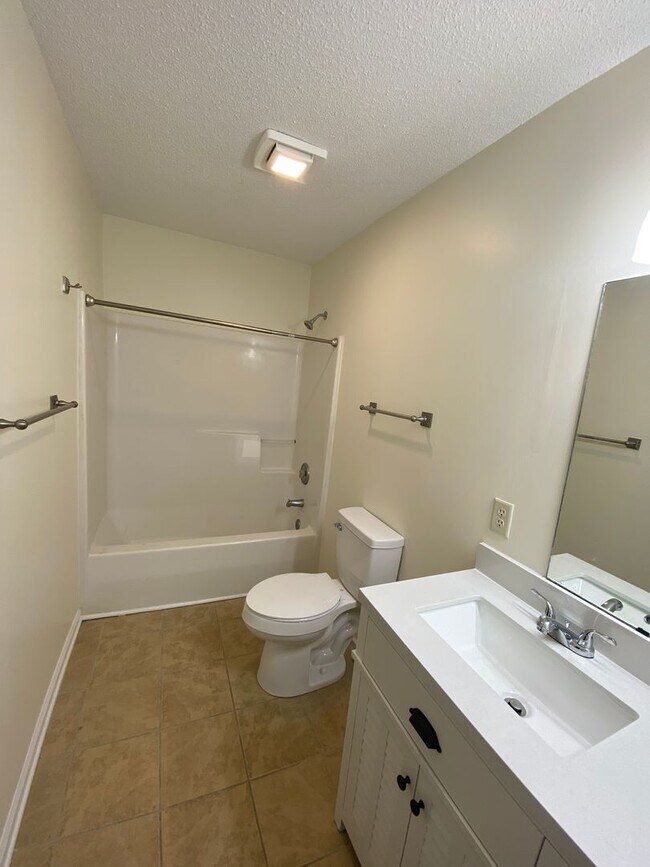 Building Photo - 5140 Greenville Loop Rd