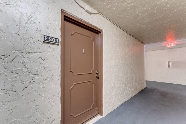 Building Photo - 8307 SW 142nd Ave