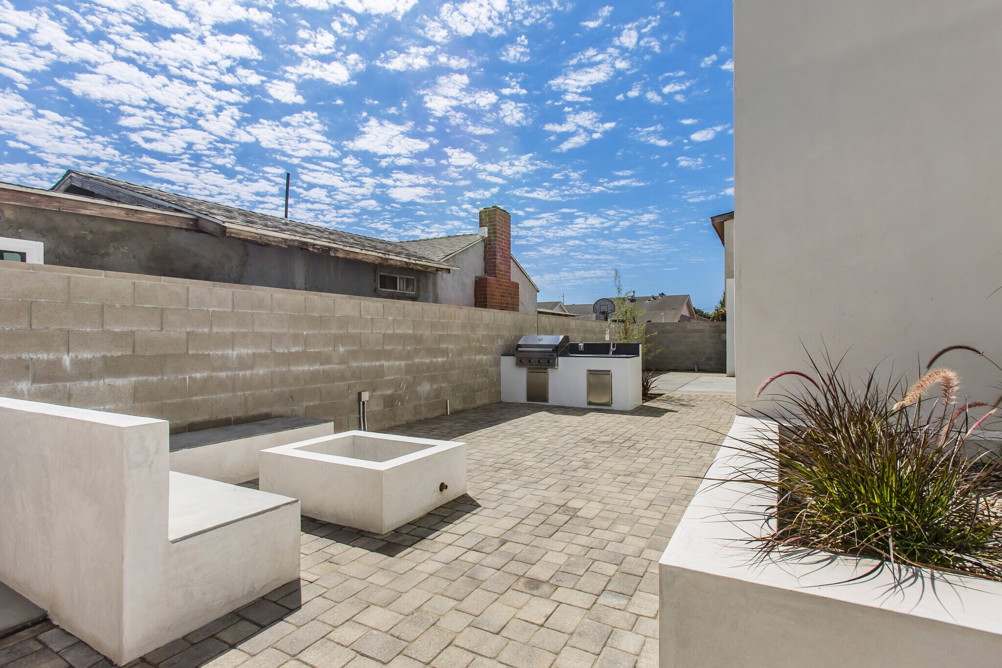 Building Photo - 10928 S Inglewood Ave