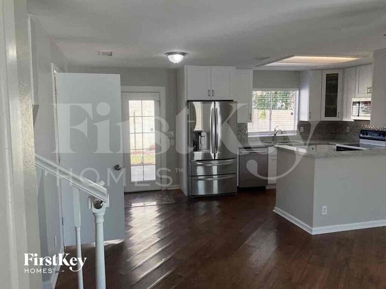 Building Photo - 235 N 22nd Pl