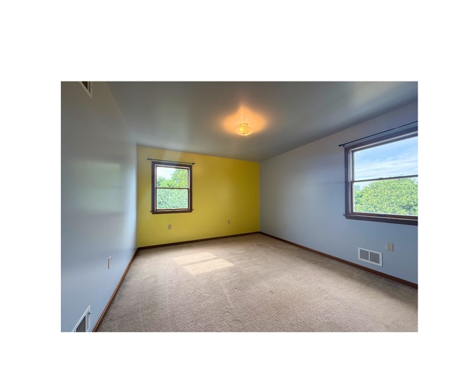 Building Photo - 157 Shade Rd