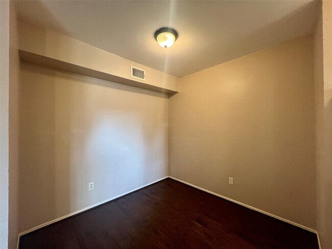 Building Photo - 7714 Renwick Dr