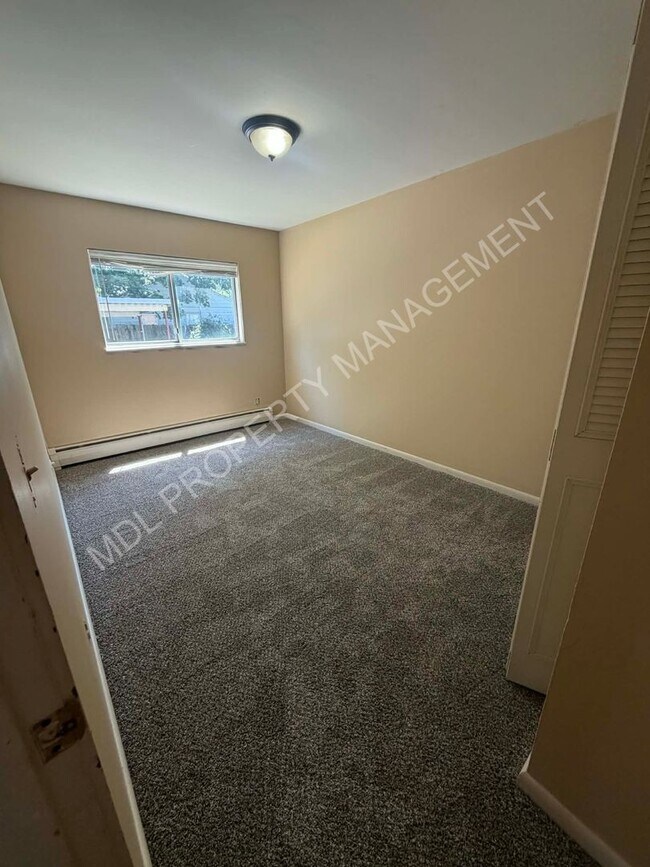 Building Photo - 2225 Weiss St