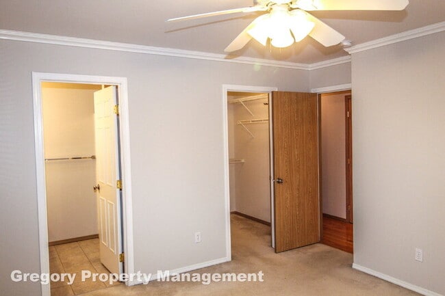 Building Photo - 13609 46th Ave SE