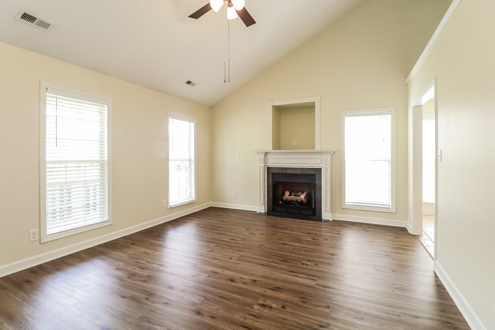 Building Photo - 2970 Deep Cove Dr NW