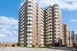 Building Photo - 7337 S South Shore Dr