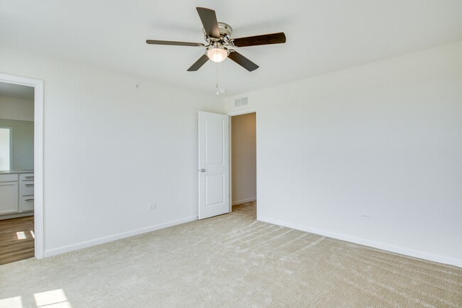 Building Photo - 2247 Horseshoe Cir