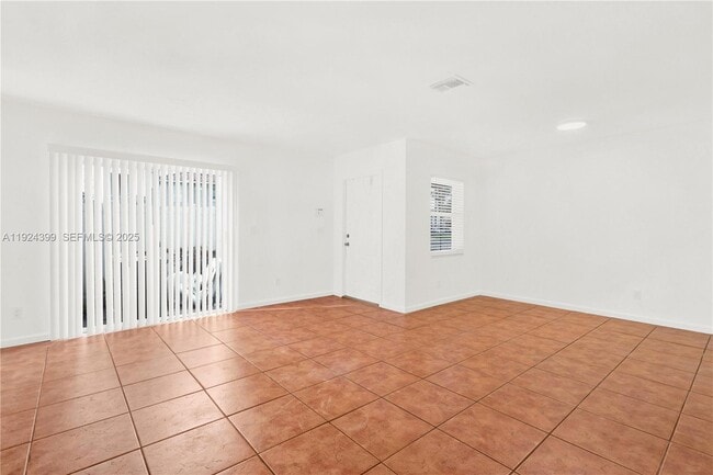 Building Photo - 5411 SW 125th Terrace