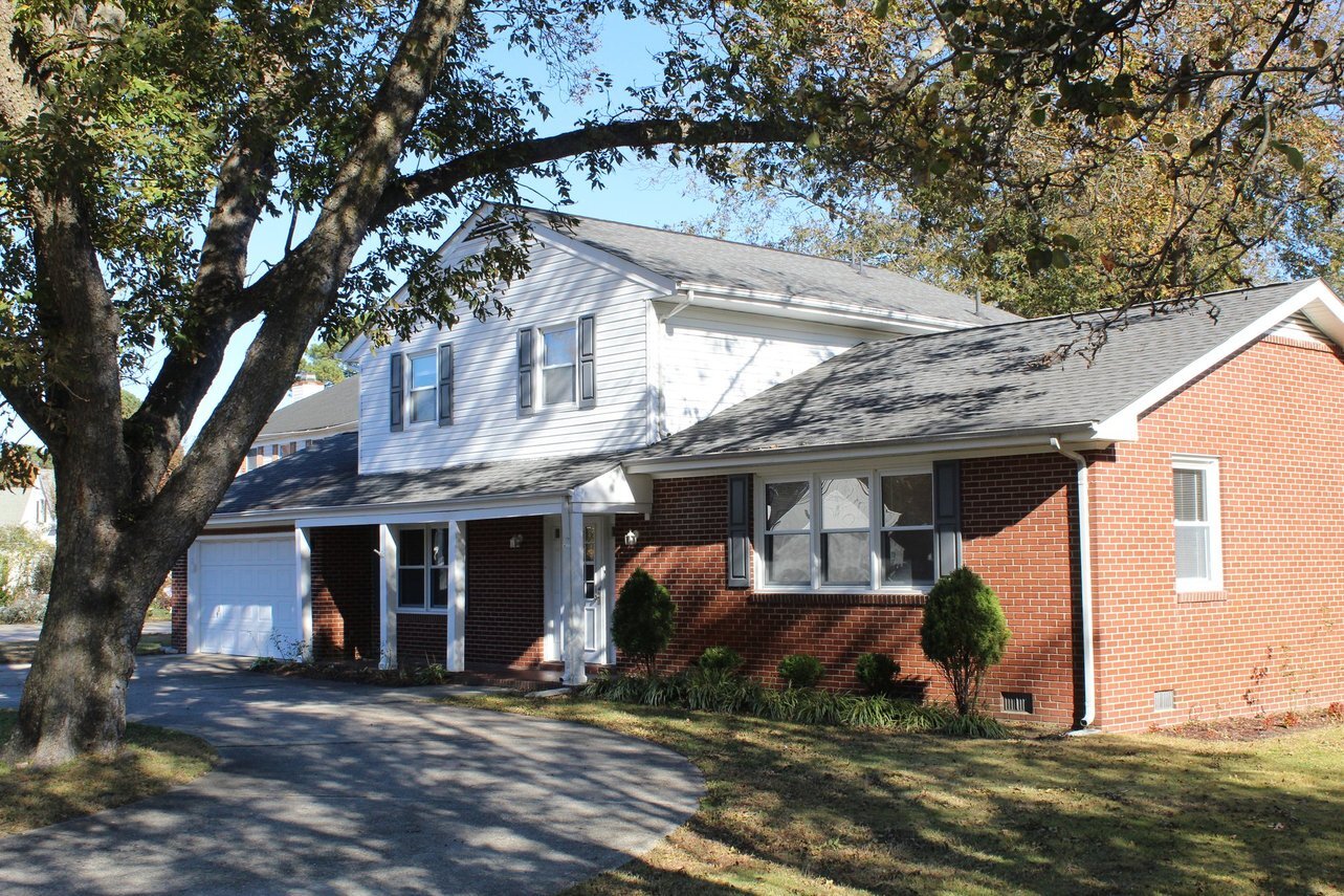 Building Photo - 3213 Tyre Neck Rd