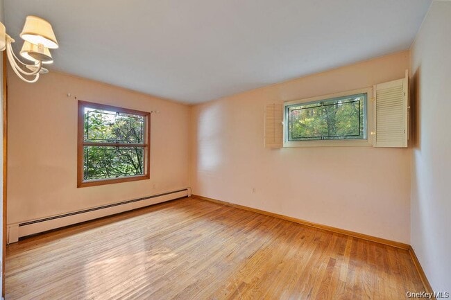 Building Photo - 5 Steinway Ct