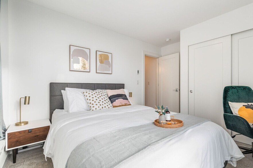 Building Photo - 1112 13th Ave