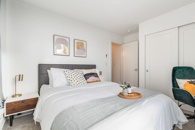 Building Photo - 1112 13th Ave