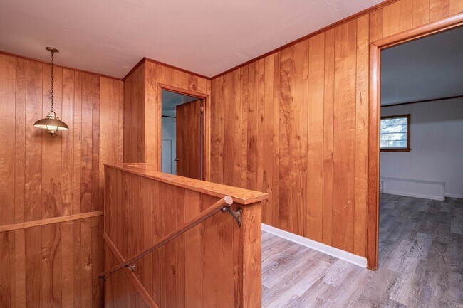 Building Photo - 917 N East St