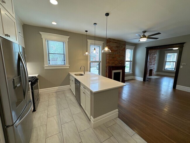 Building Photo - 1555 Hunter Ave