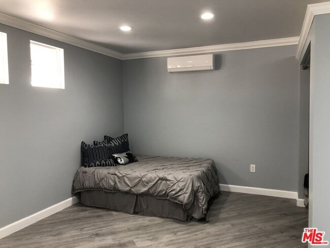 Building Photo - 4922 1/2 Genevieve Ave