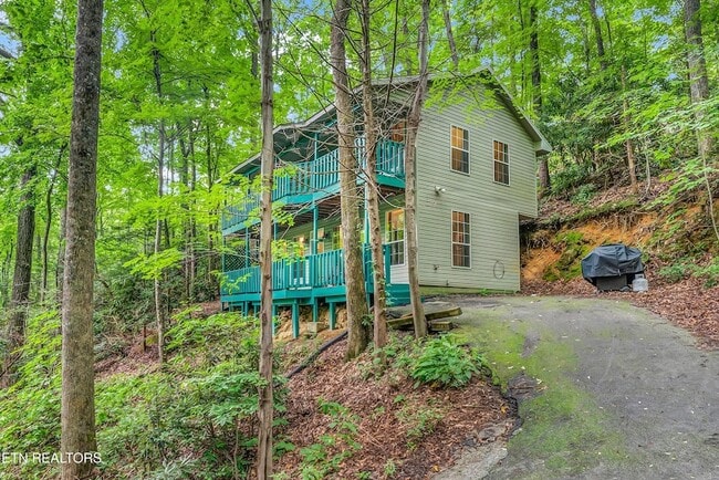 Building Photo - 1052 Twin Oaks Rd