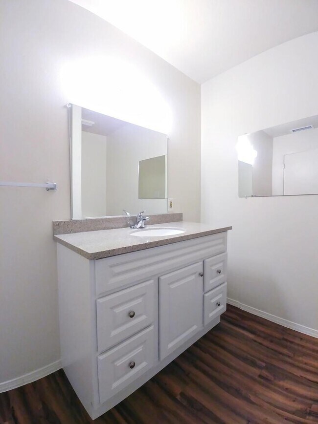 Building Photo - 1021 Coal Ave SW