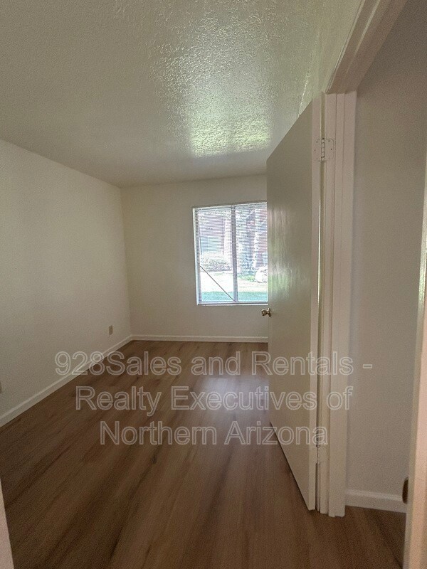 Building Photo - 1200 S Riordan Ranch St