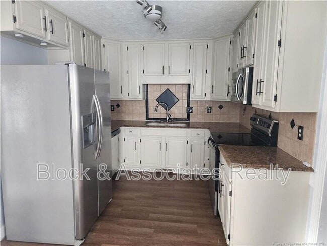 Building Photo - 3460 McChoen Dr