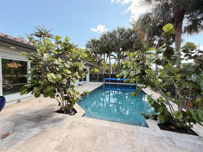 Building Photo - 3200 NE 165th St