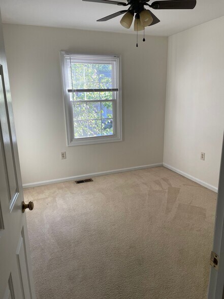 Building Photo - 338 Nansemond St SE