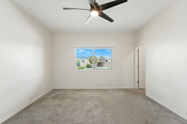 Building Photo - Stunning new build in Glendale, AZ!
